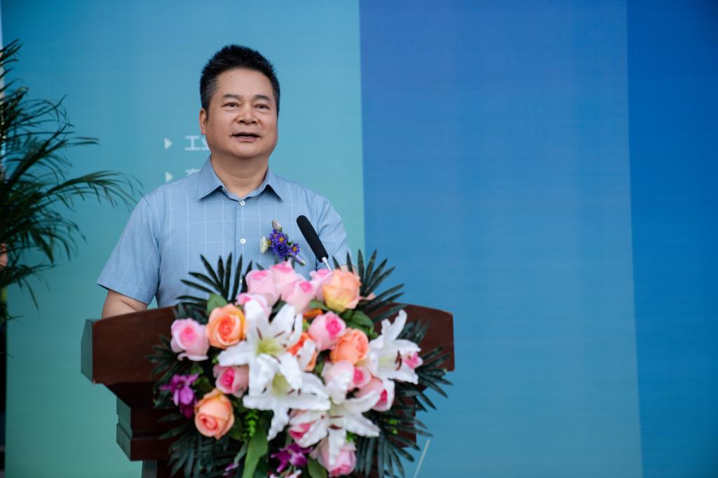 校长闫兵