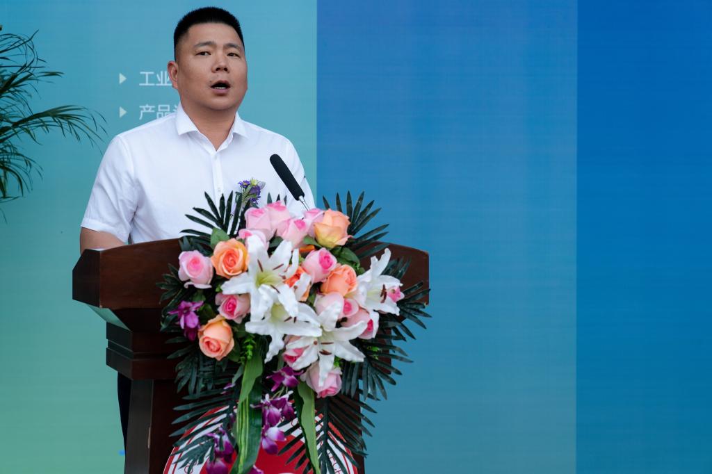 副校长贾圣强