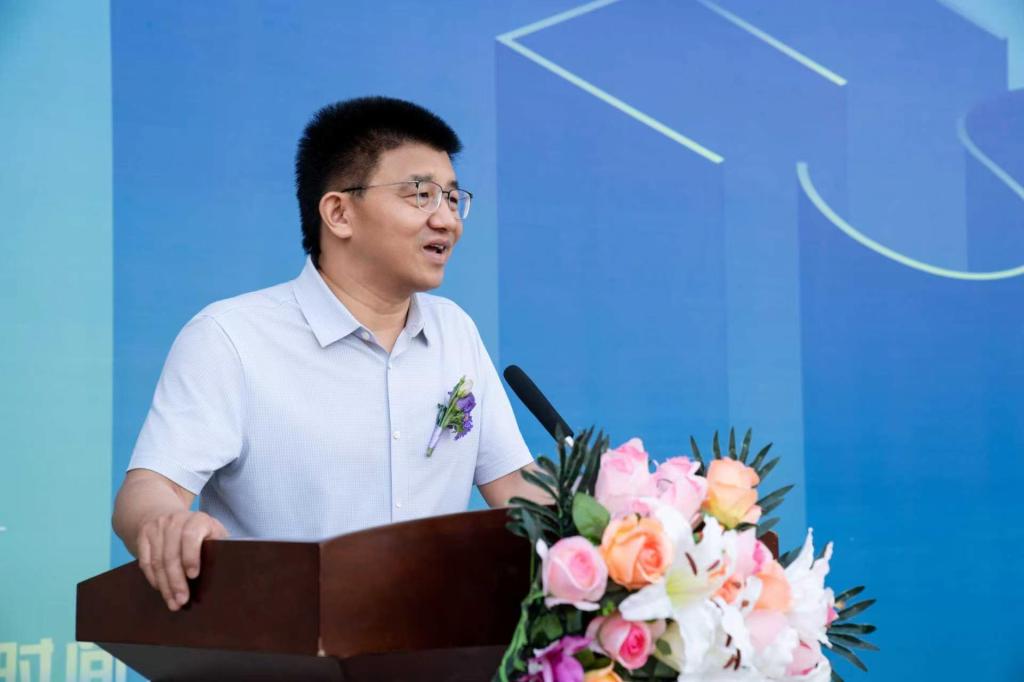 工会主席高红艳出席开幕式